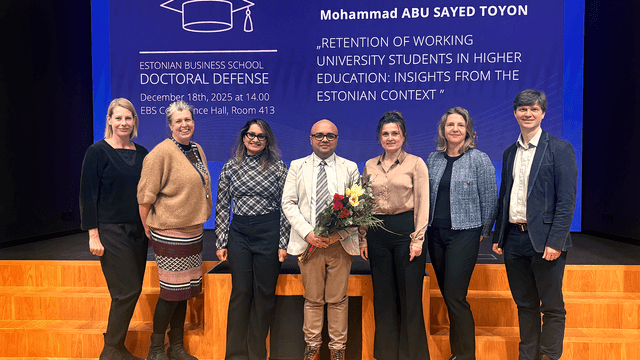 Mohammad Toyon with the defence committee