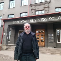 Kalle Volkov EBSi tootejuhtimise õppekava juht